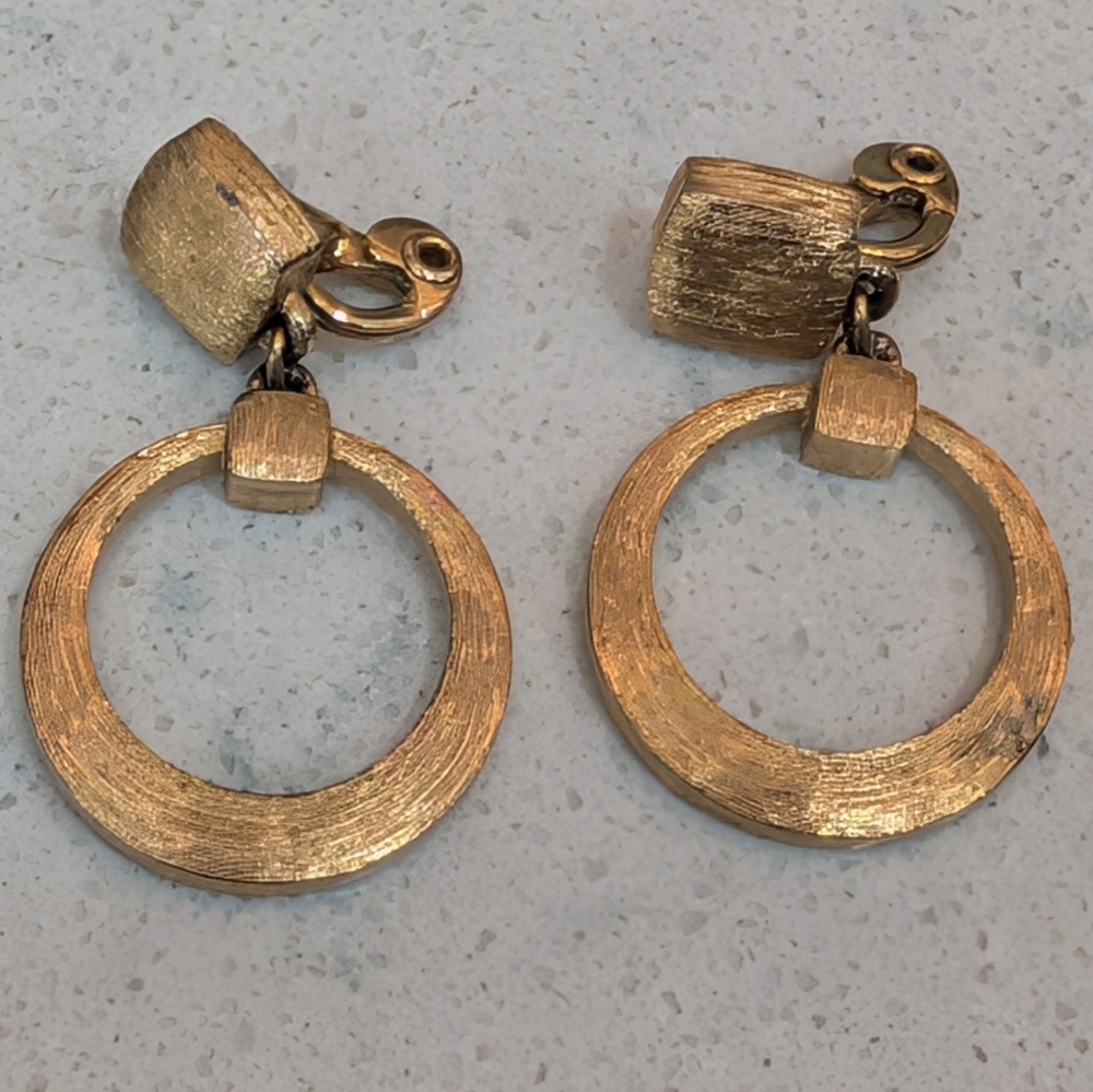 Vintage Monet Clip On Hoop Earrings - Picture 7 of 8